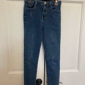 Skinny Jeans. Size 27. Button says Zara.